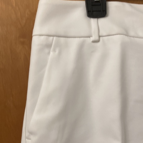 NWOT New York & Company 7th Avenue Dress White Shorts - Picture 2 of 7